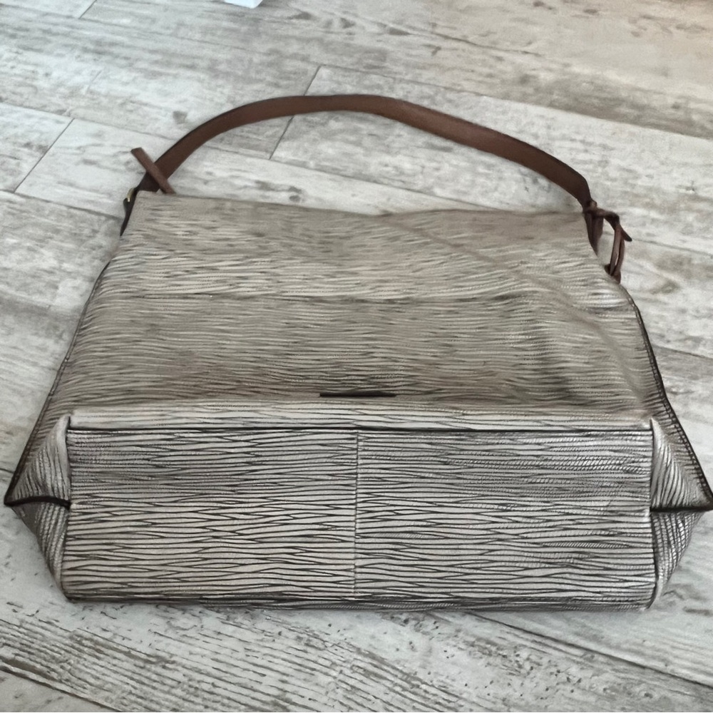 Authentic Fossil Women's Cowhide Leather Shoulder Bag w/Key Hobo Style EUC! - Picture 11 of 16